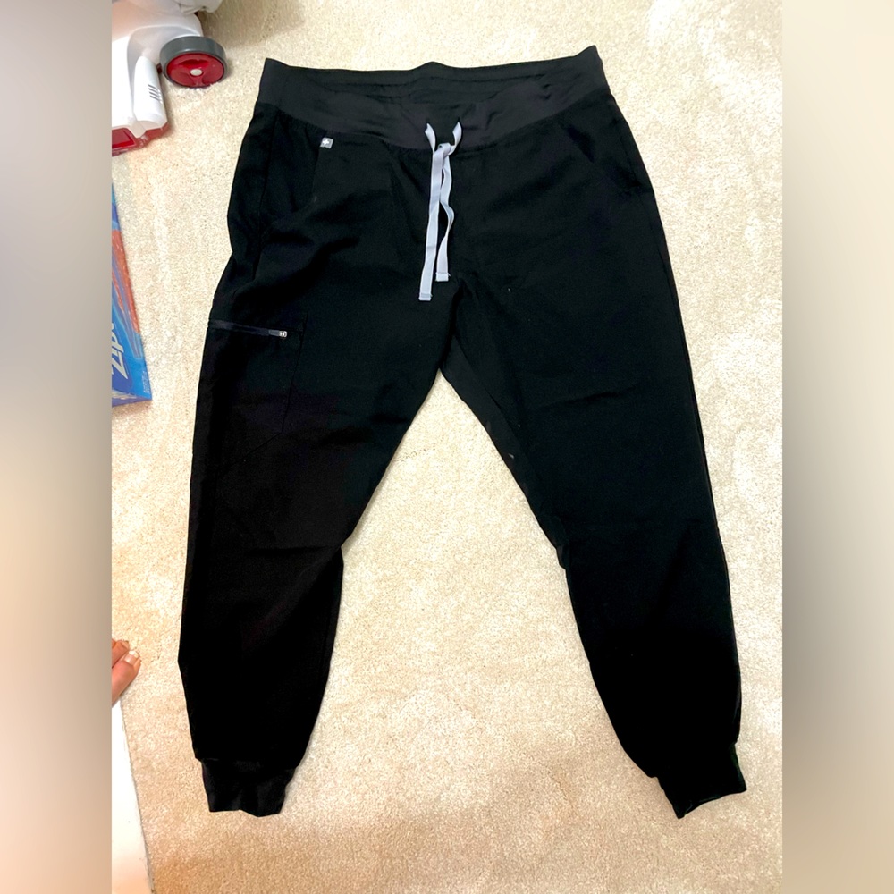Figs, black Zamora jogger pants. Petite large. Worn twice , like new
